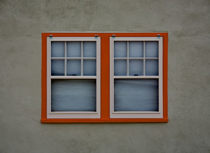 Kunststof kozijnen laten spuiten: nieuwe kleur zonder vervangen